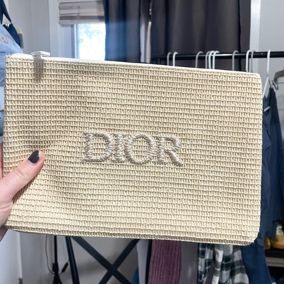 DIOR Raffia Pouch - (Gift with $150+ Purchase) 2024 - Picture 1 of 5